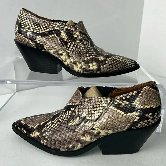 & Other Stories Snakeskin Pointed Toe Ankle Chelsea Bootie Stacked Heel Size 7 - Picture 1 of 13